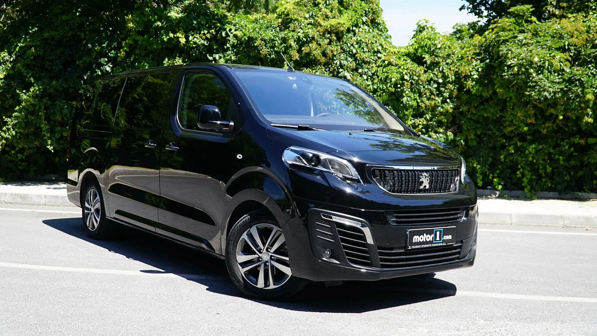 Peugeot Expert traveller. Пежо Тревеллер Лонг. Пежо минивэн Тревелер 2020. Минивэн Пежо Травеллер 2018г. Купить минивэн пежо