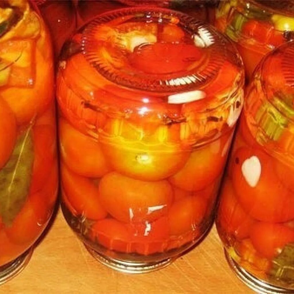 Как замариновать вкусно и сладко помидоры. Острые помидоры на зиму. острые маринованные помидоры. помидоры сладко-острые. помидоры острые маринованные на зиму.