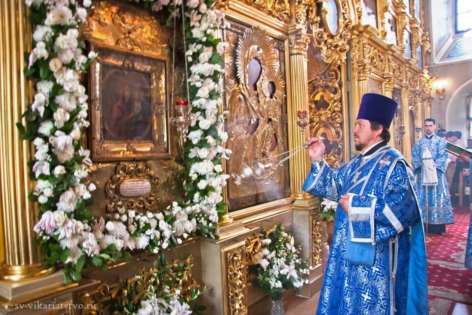 Споручница грешных в хамовниках. Храм святителя николая в хамовниках икона споручница грешных. Икона споручница грешных в храме николая чудотворца в хамовниках. Храм святителя николая в хамовниках икона споручница грешных. Икона споручница грешных.