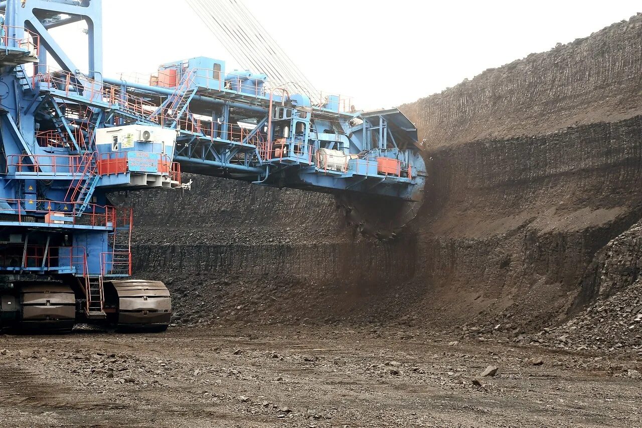 предприятия разрезы. белаз 75306 кузбассразрезуголь. саяно-партизанский разрез красноярский край. предприятия разрезы. вертикальный фронтальный разрез.