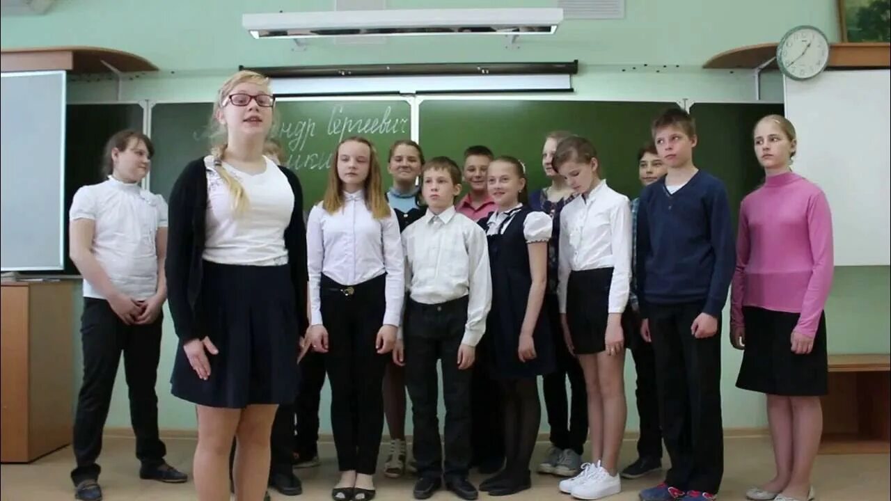 Школа номер 17 архангельск. Школа 5 б. Начальная школа п. Школа 1 сысерть 5 б класс. Школа 5 б.