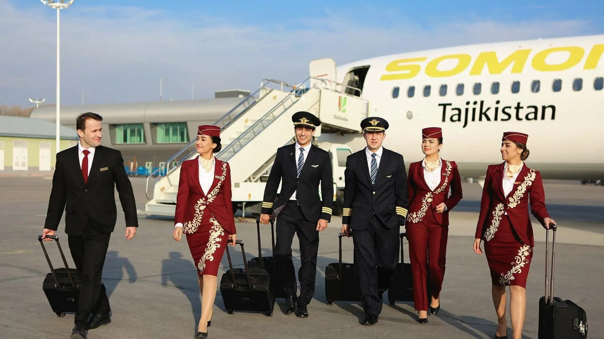 Авиапарк таджик эйр. Сомон эйр бортпроводники. Сомон эйр таджикистан. Самолет somon air из таджикистана. Генеральный директор сомон эйр.