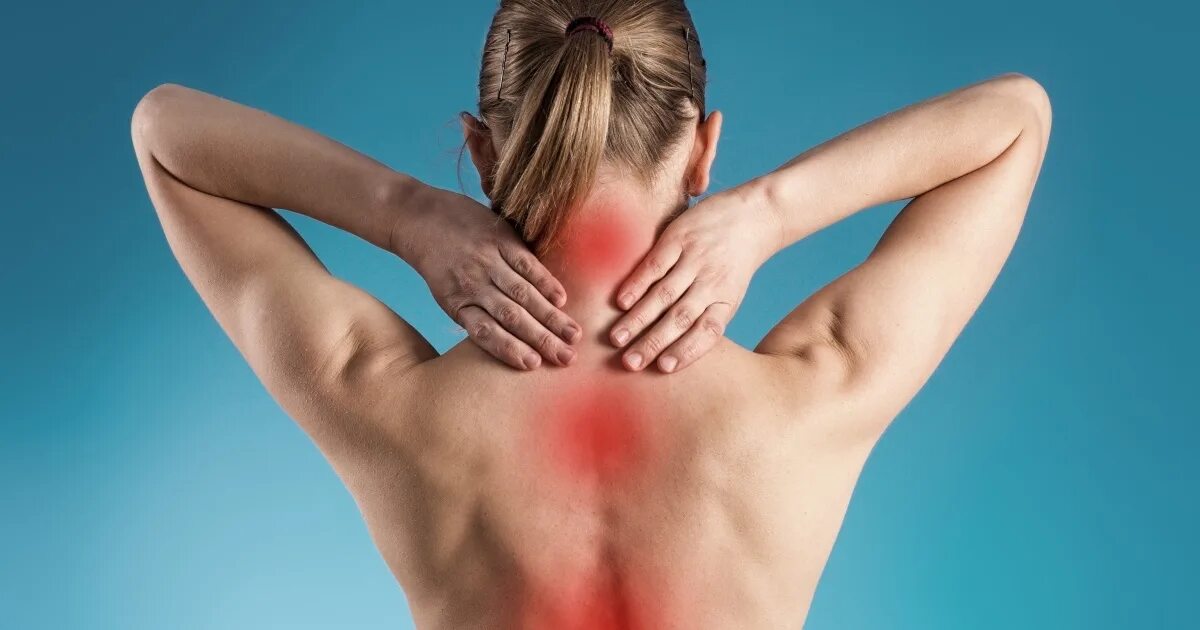 накаченные руки. напряжение мышц рук. накаченные женские руки. накаченный бицепс. крепатура мышц.