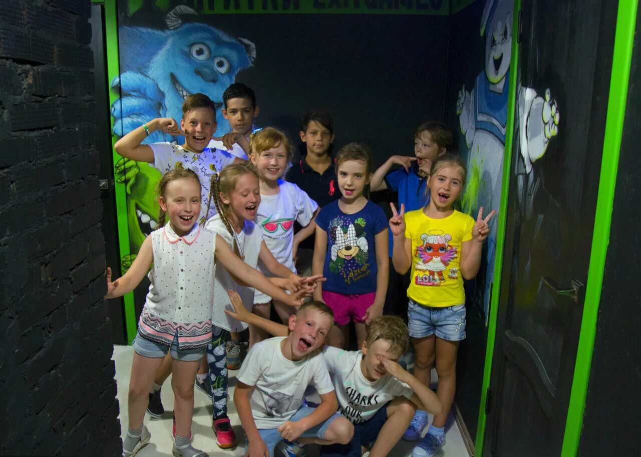 Exitgames ( писаревская ул. Exitgames пушкино. Игровой центр развлечений exitgames. Прятки в темноте казань. Exitgames пушкино.