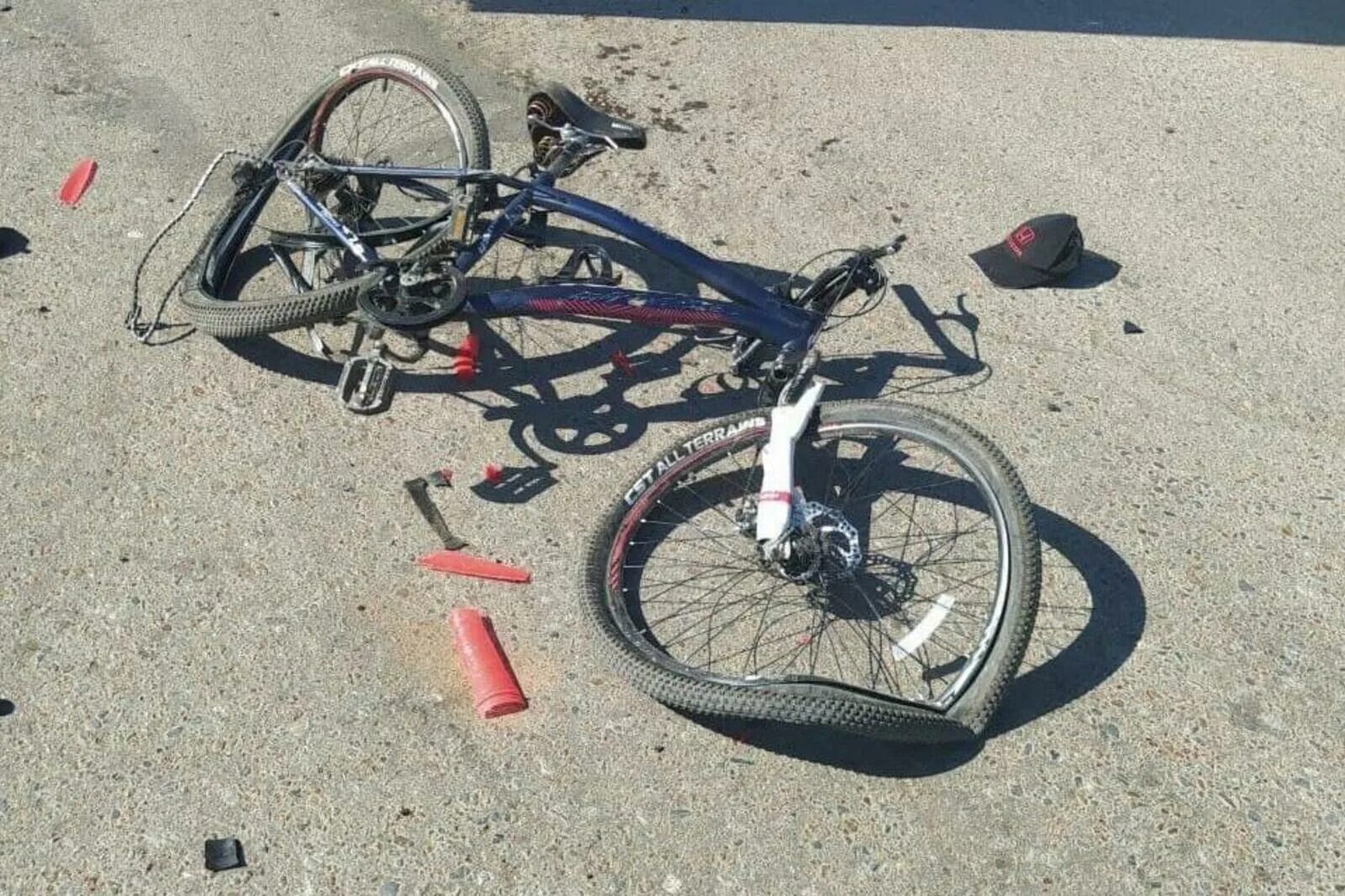 Сбитый мальчик на велосипеде. Сбили мальчика на велосипеде в Уфе. Велосипед нарушитель.