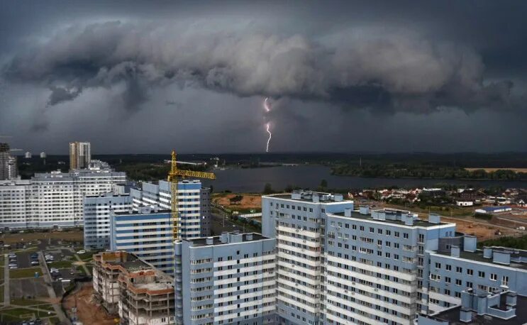 Смерч в беларуси. Ураган в минске. Ураган в минске вчера. Белоруссия ураган. Ураган в беларуси сегодня.