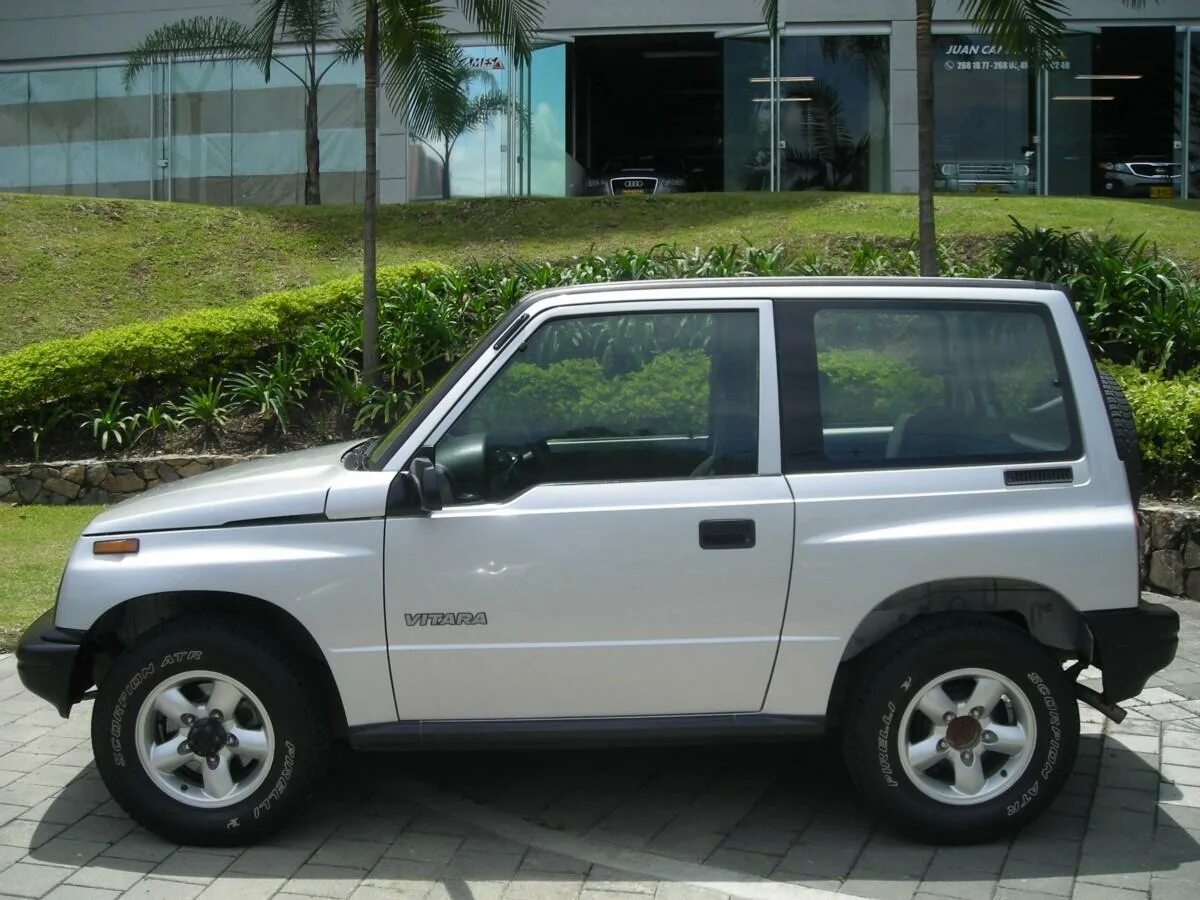 Suzuki vitara mt. Сузуки Витара 1. Suzuki Vitara 1 поколения. Сузуки Витара 1995. Сузуки Витара 1.6.