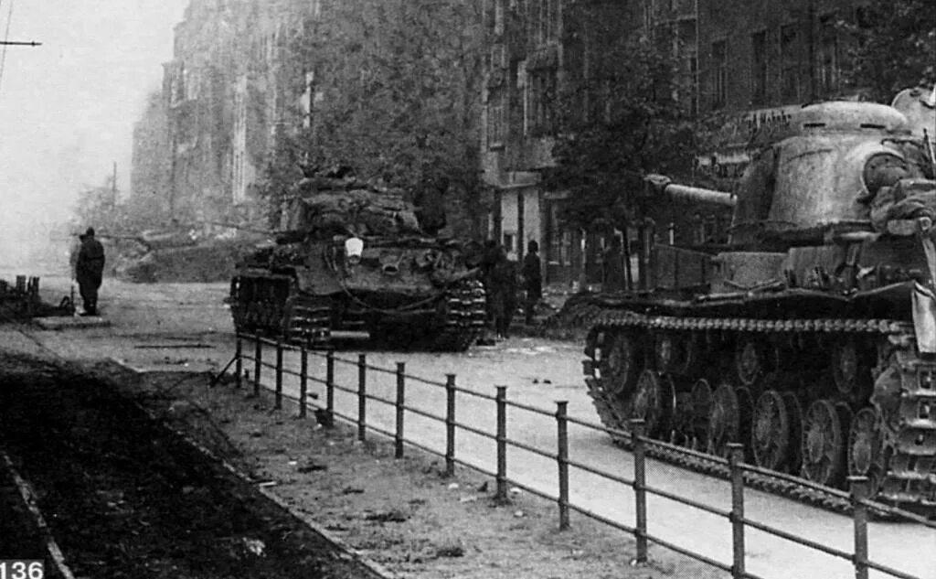 уральский добровольческий танковый корпус 2023. 4 гвардейский танковый корпус. т-34/85 10 гвардейский танковый корпус. су-100 берлин 1945. т34 танк 1944.