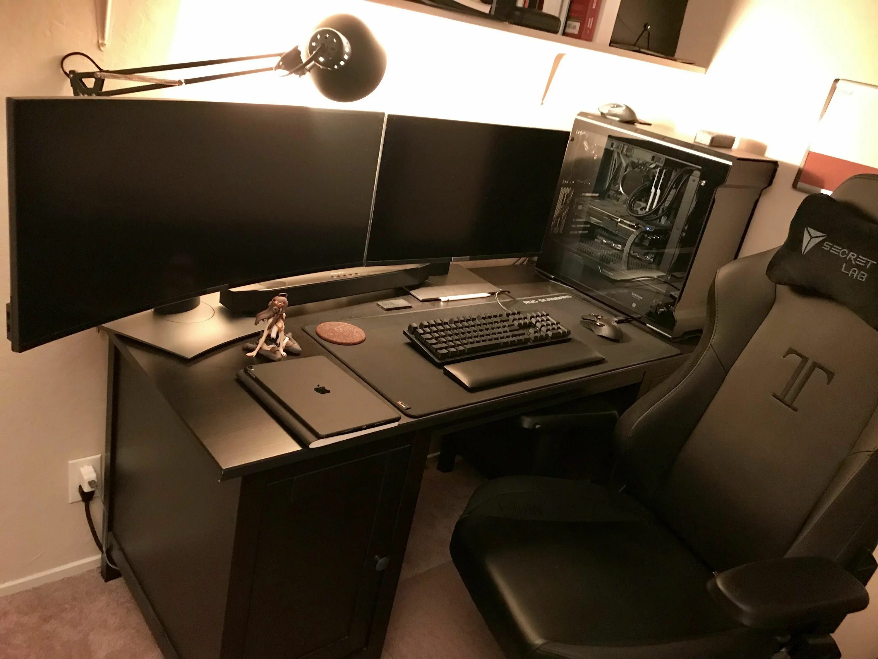 Black setup. Комната геймера. черный сетап пк. black gaming room. black gaming setups.