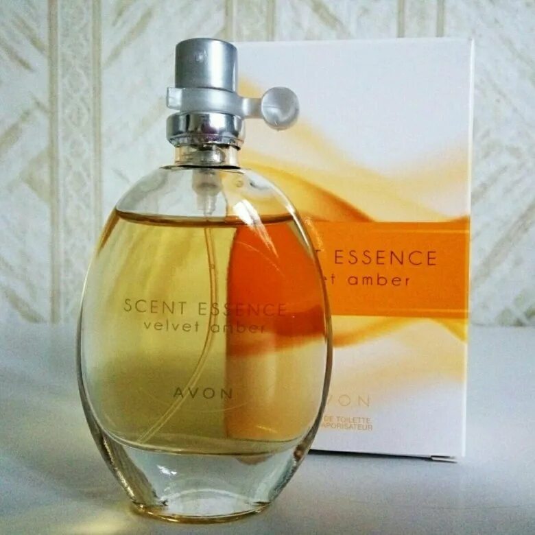 Avon scent. Туалетная вода эйвон Scent Essence. Scent Essence Velvet Amber Avon. Духи Scent Essence Velvet Amber. Туалетная вода Avon Scent Essence Velvet Amber.