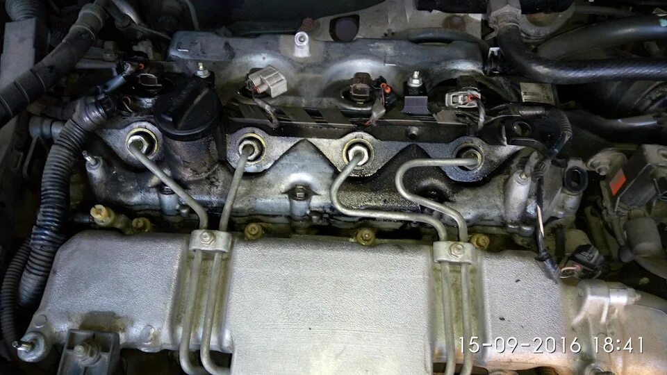 Снятие и диагностика топливных форсунок D4D - Toyota Avensis II, 2 л, 2004 года 