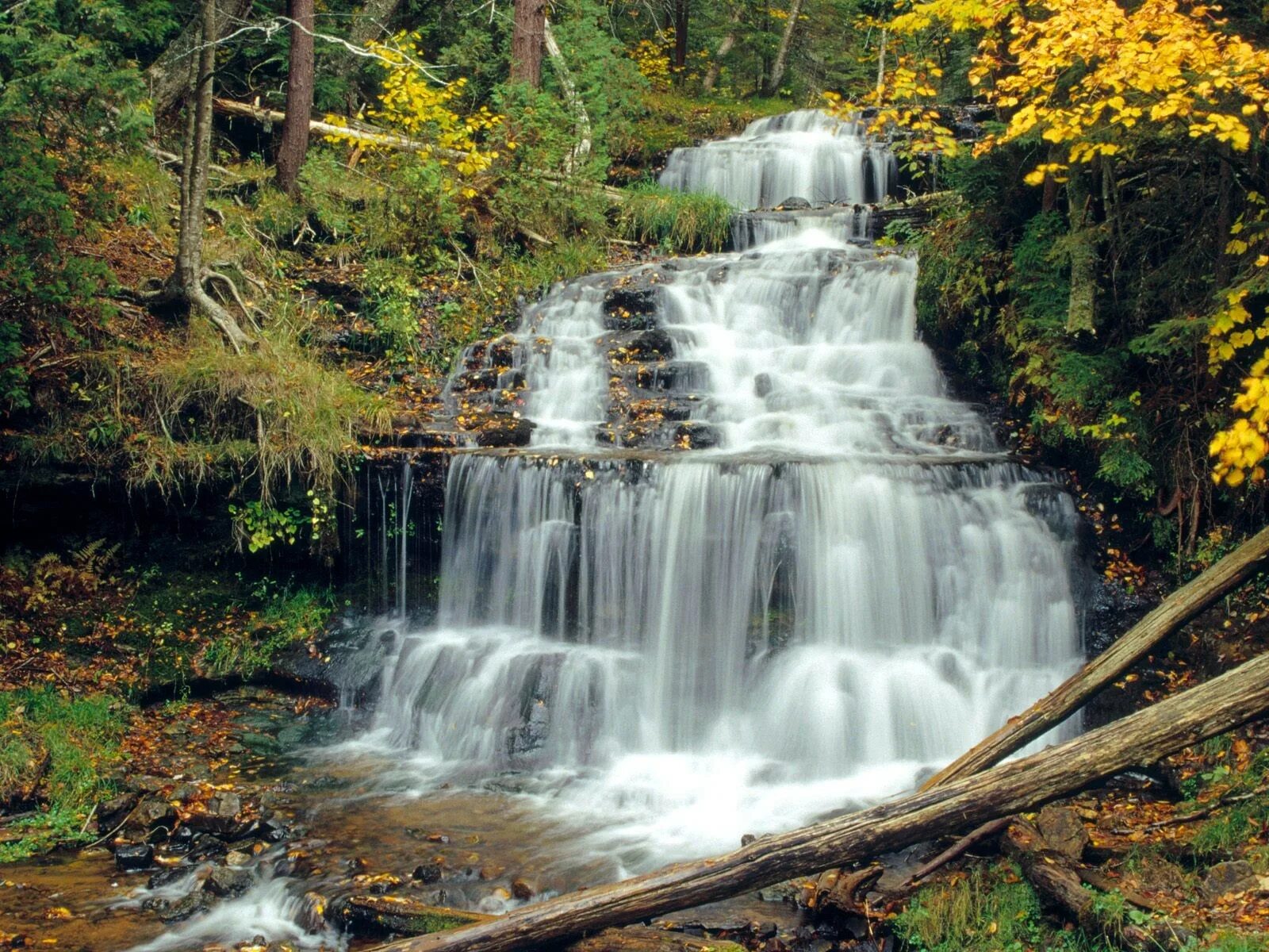Natural fall. Каскад водопадов. Тыдтугемский водопад. Водопад Колдервуд.