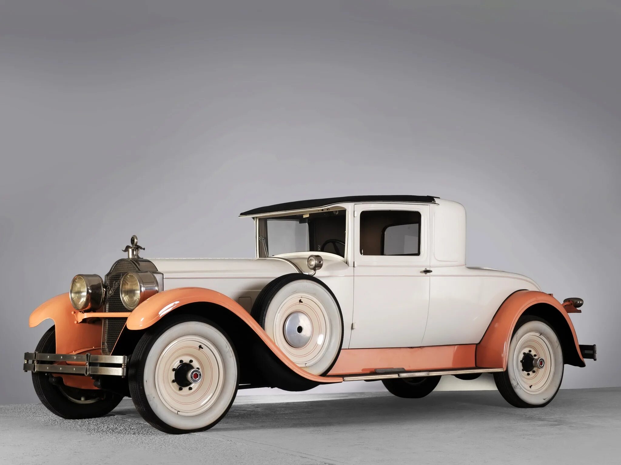 Первая модель 8. Автомобиль Паккард 1928. Паккард 443 1928. Паккард 1928 года. Паккард модель 443.