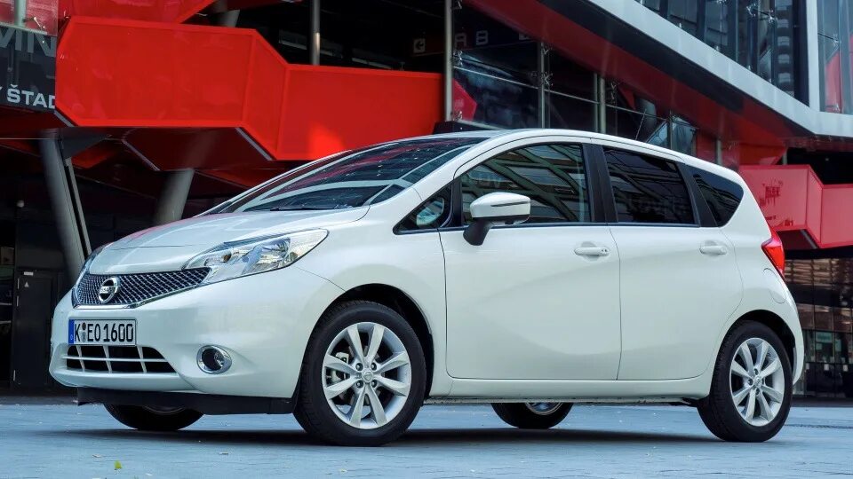 Масло в ниссан ноут е12. Nissan Note e12. Nissan Note 12. Ниссан ноут е12 2013. Nissan Note e12 2013.