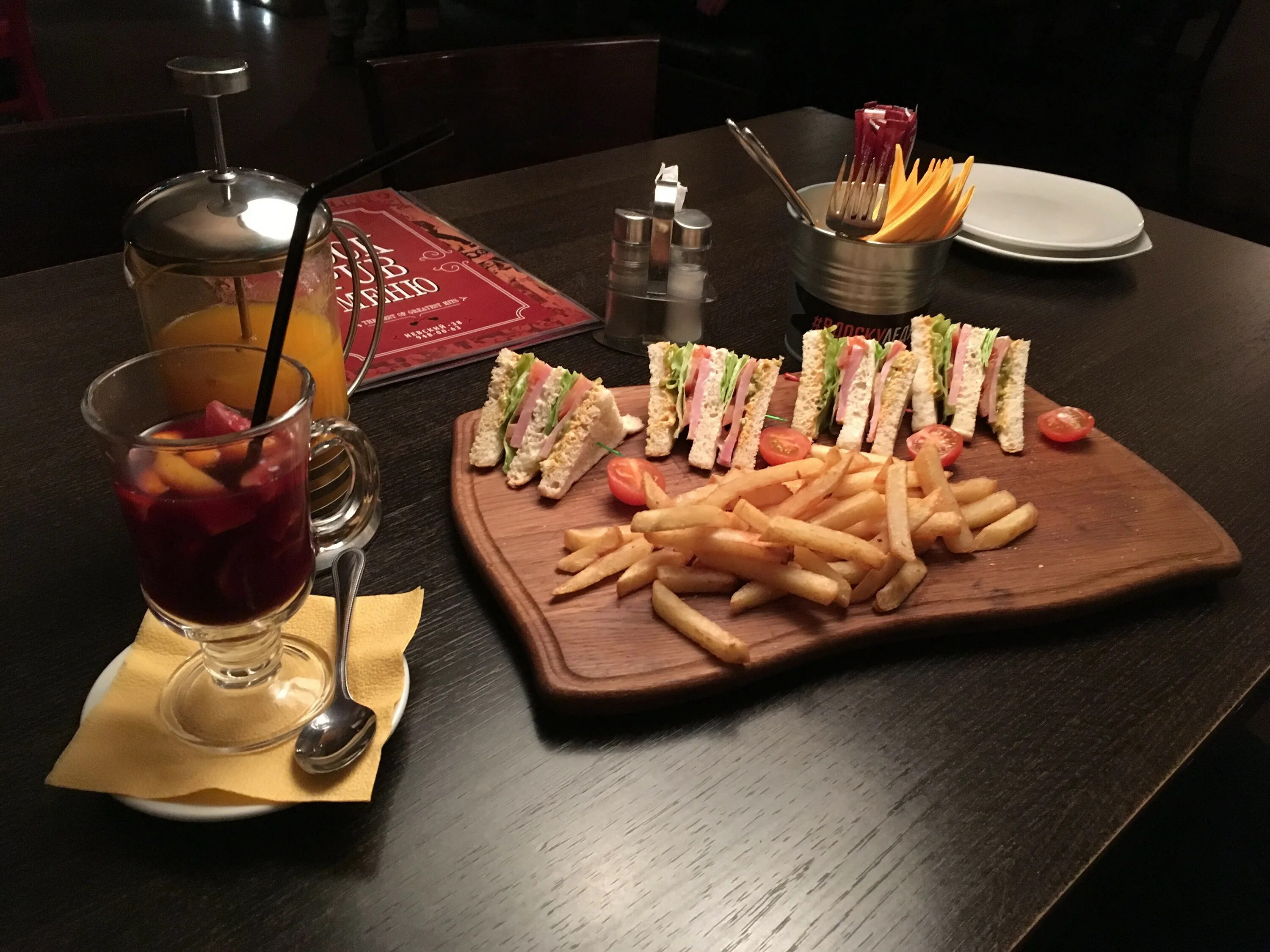 Рок паб на невском. Rock pub, санкт-петербург, невский проспект. бар rock pub спб. санкт-петербург невский проспект 38/4 rock pub. рок паб спб на невском.