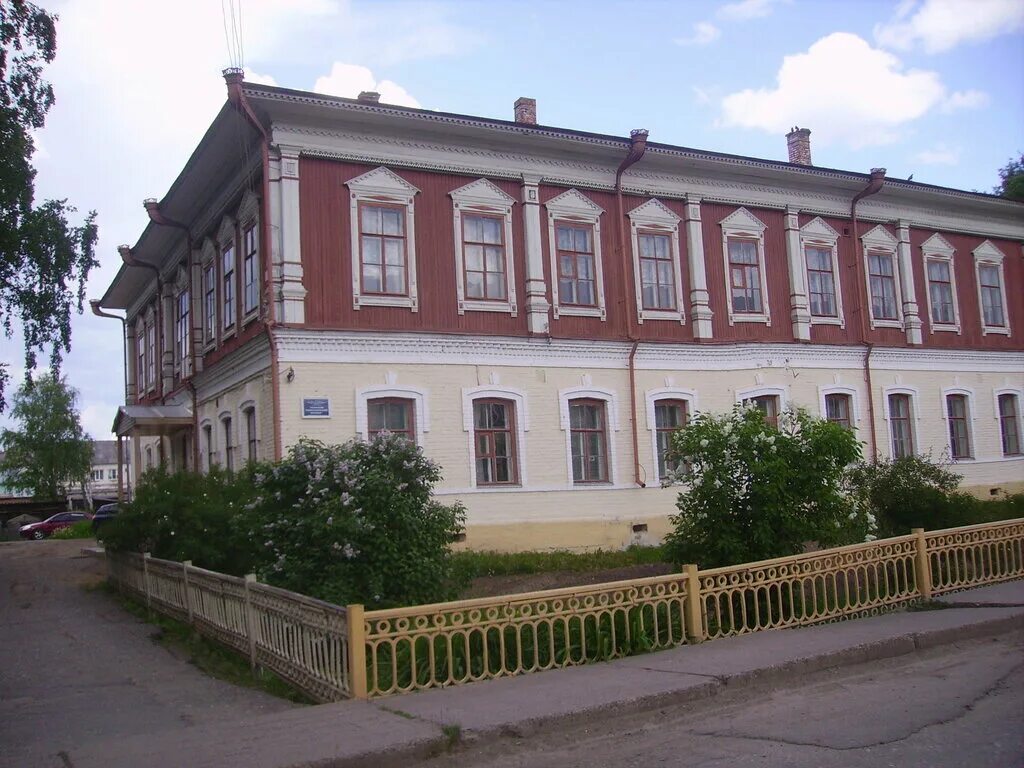 улица володарского тотьма. город тотьма, тотьма, улица кирова. архитектура вологды. улица ворошилова вологда. дом купца кузнецова тотьма.