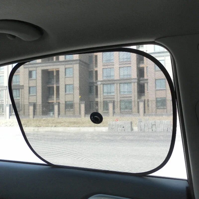 Как называется штука в машине. Сетка на присосках на окна автомобиля. Сетка на липучке на окно в машину. Шторка на липучке на окно в машину. Сетка на липучках на окно автомобиля.