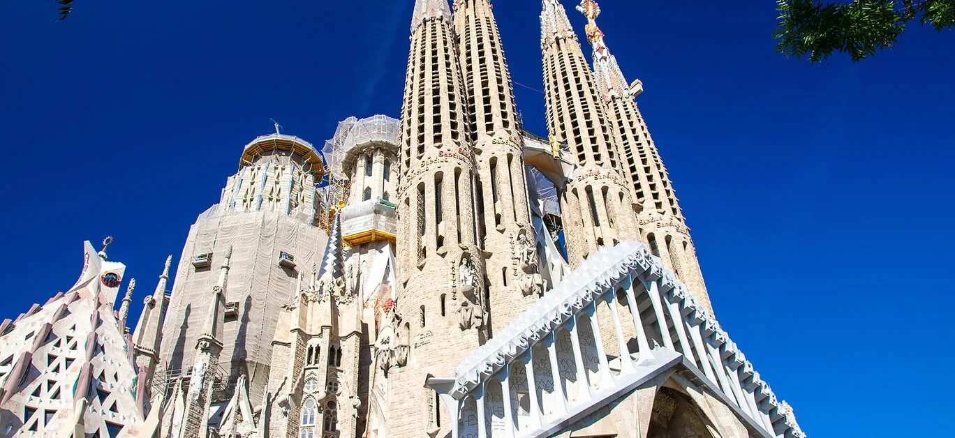 Пазл 2000 деталей. Испания sagrada familia. Гауди. Отдых святого семейства. Храм святого семейства барселона.
