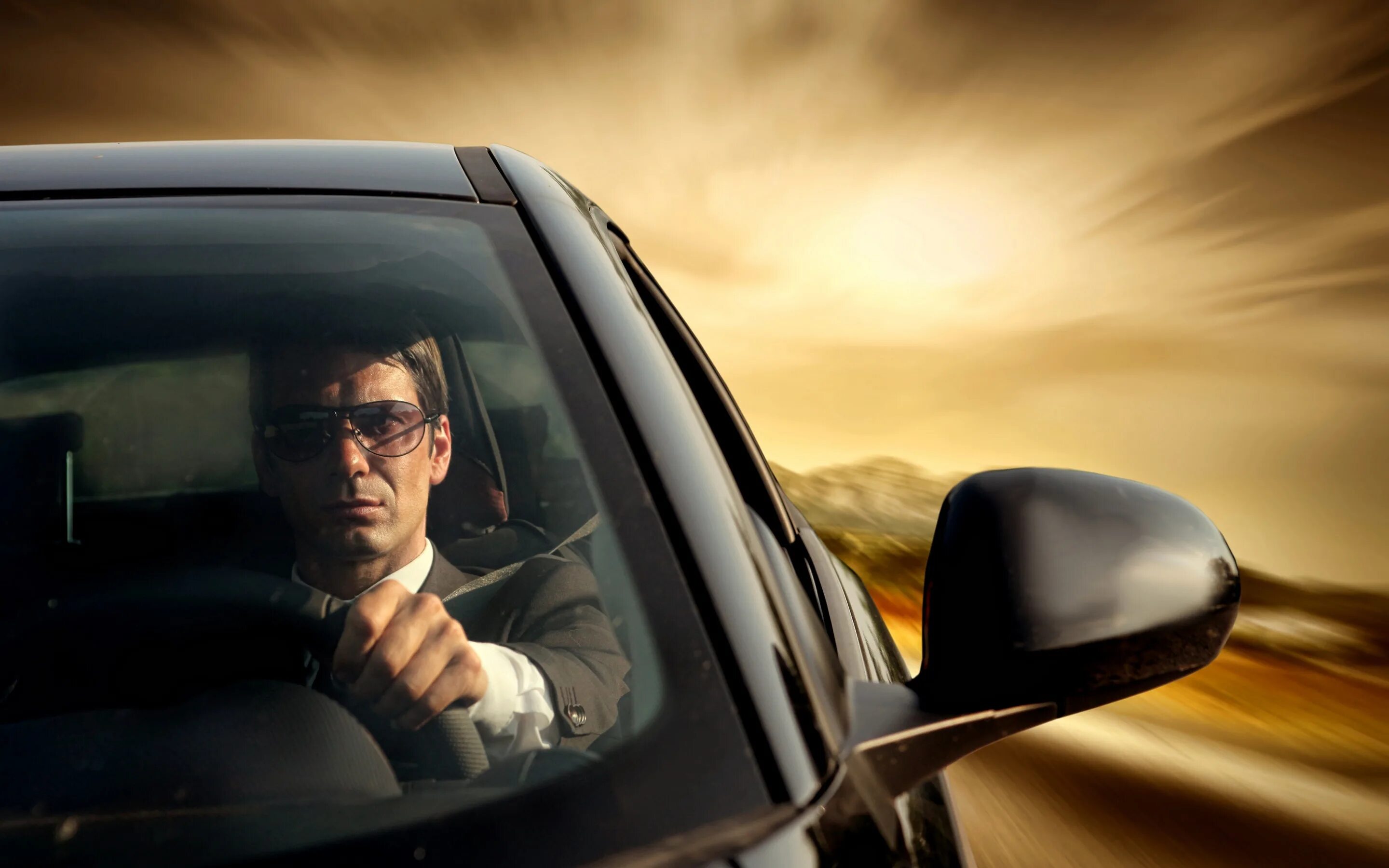 Водитель. Аватарки для автолюбителей. Джейсон стэтхэм за рулем в очках. Парень за рулем. За рулем автомобиля.