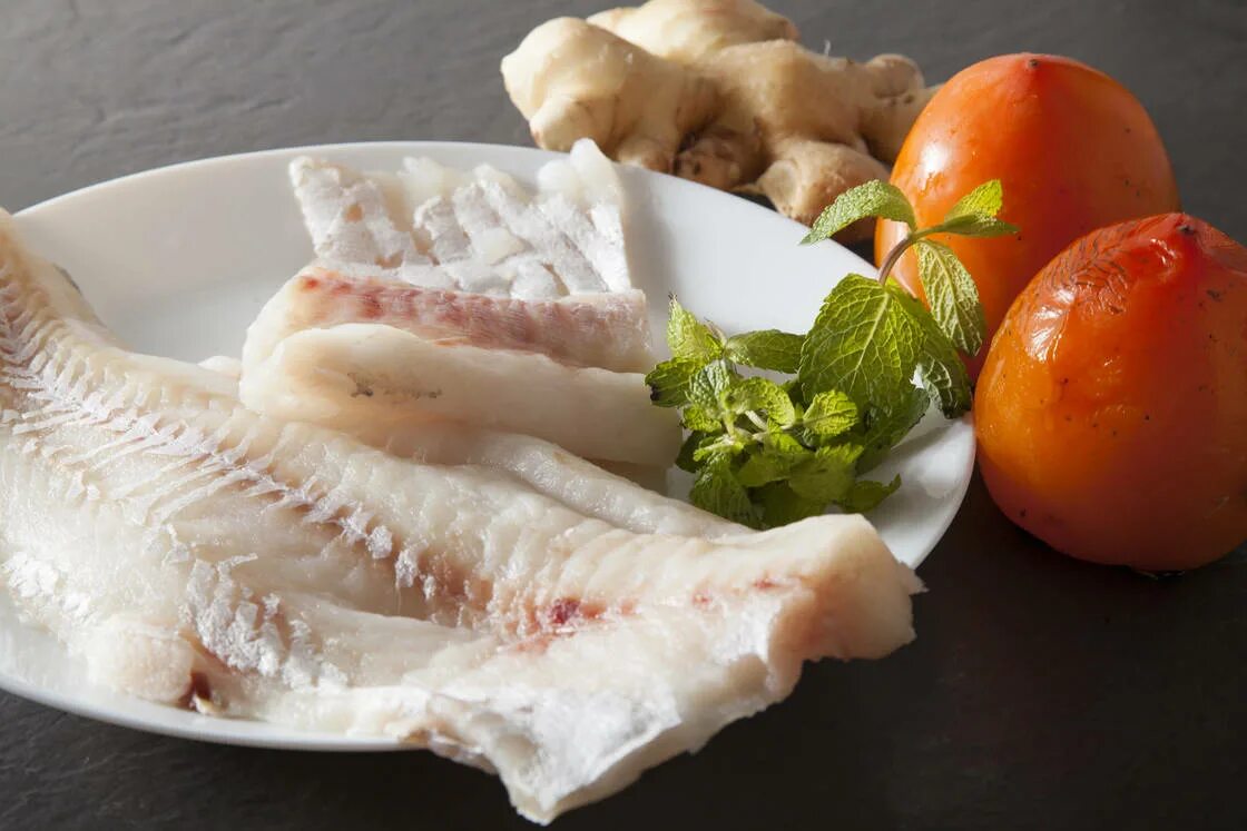 Минтай можно есть. Треска папирен. треска и минтай. минтай мясо. треска мясо.