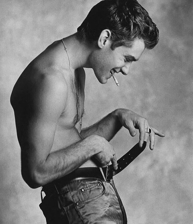 приколы парни снимают. приколы парни снимают. пьяный мужчина в трусах. приколы парни снимают. мужчина домохозяин.