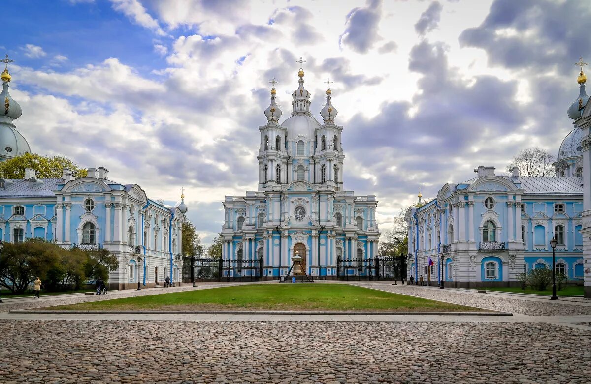 Смольный монастырь растрелли. Смольный монастырь франческо растрелли. Смольный собор растрелли. Франческо растрелли смольный собор. Ансамбль смольного монастыря.