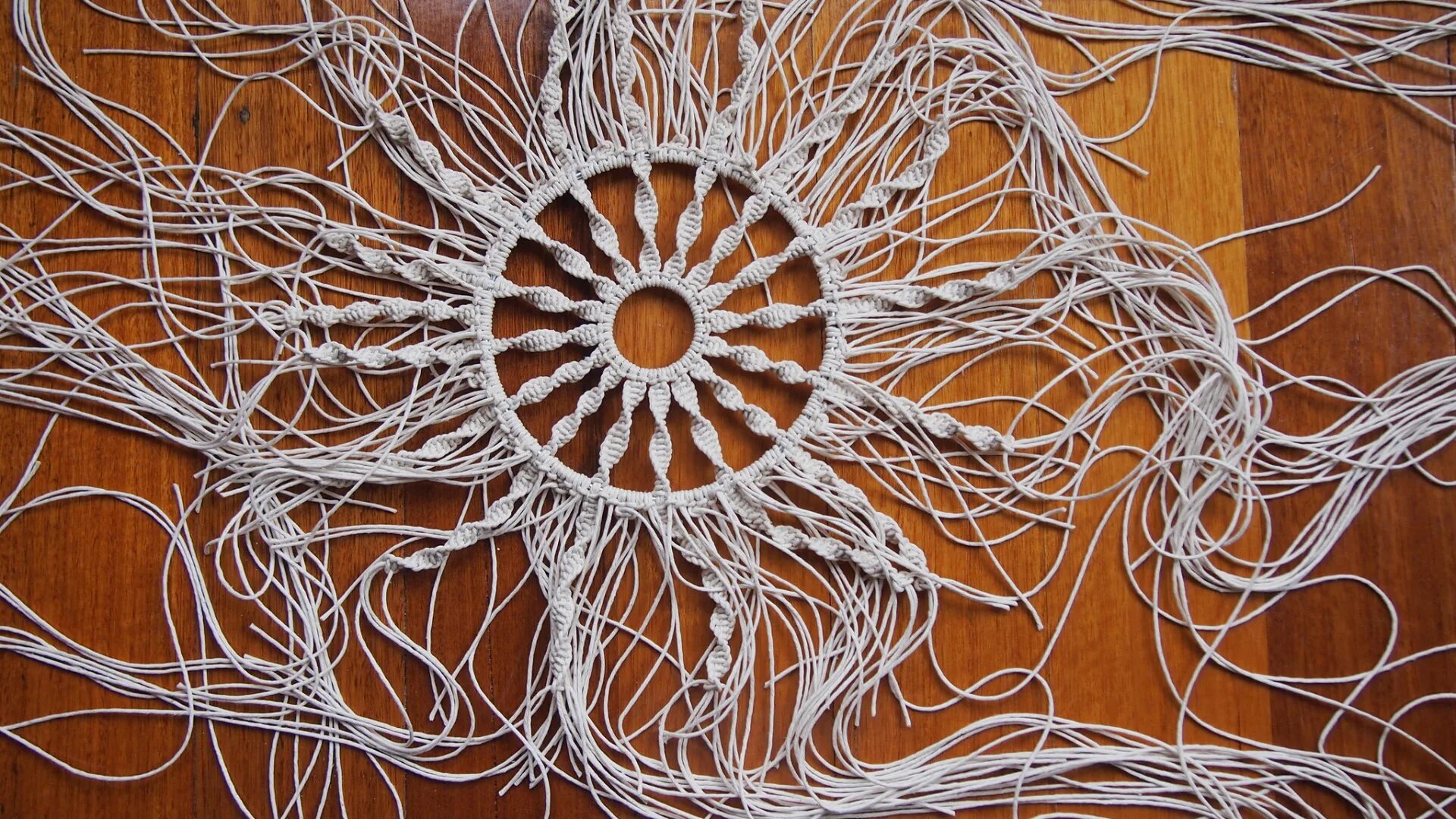 Кулон макраме. Восьминогие любители макраме. Необычное макраме. Восьминогие любители макраме. Восьминогие любители макраме.