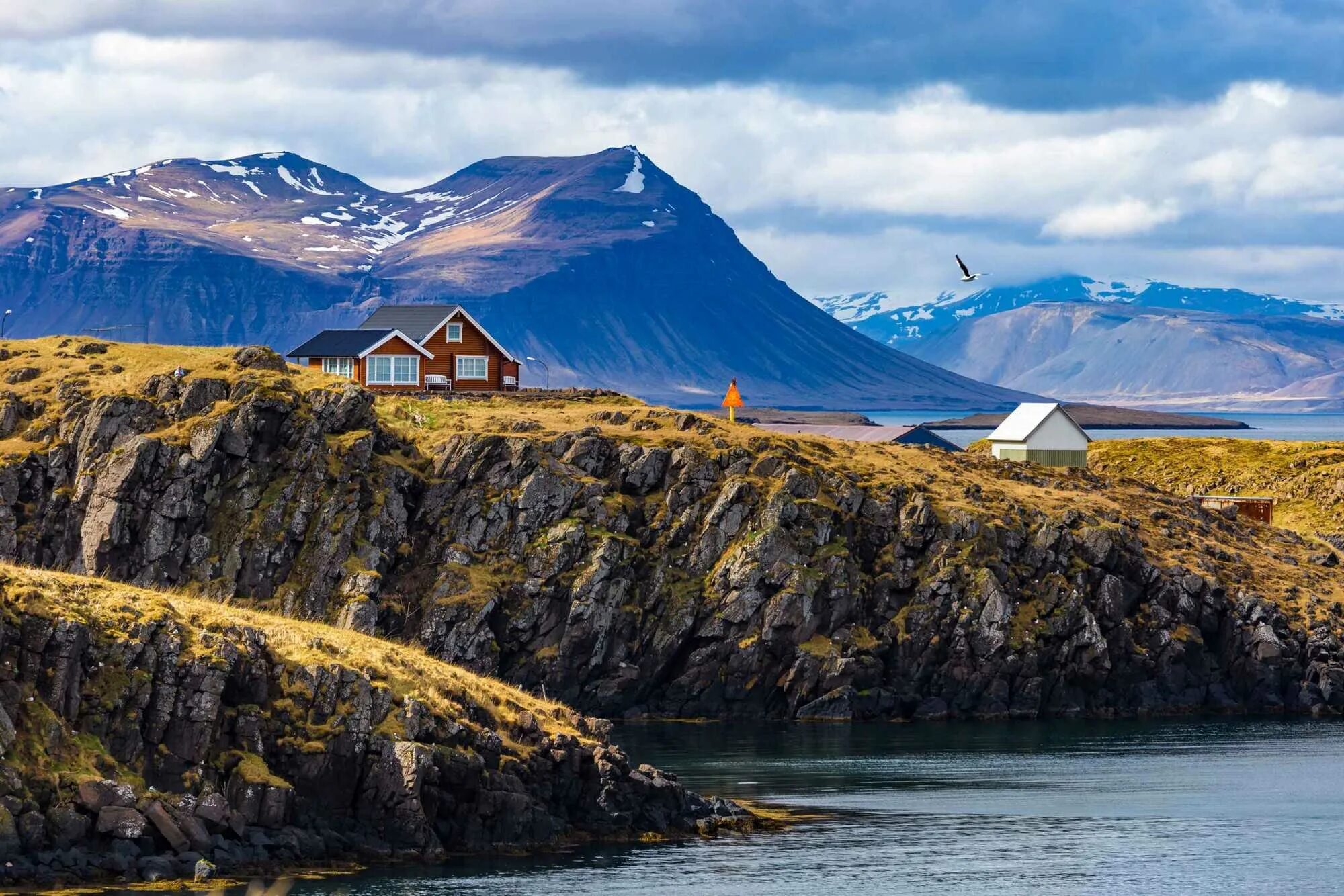 Стиккисхоульмюр Исландия. Рейкьявик Исландия горы. Полуостров Снайфедльснес Исландия. Гора Эсья Исландия. Исландия какая европа