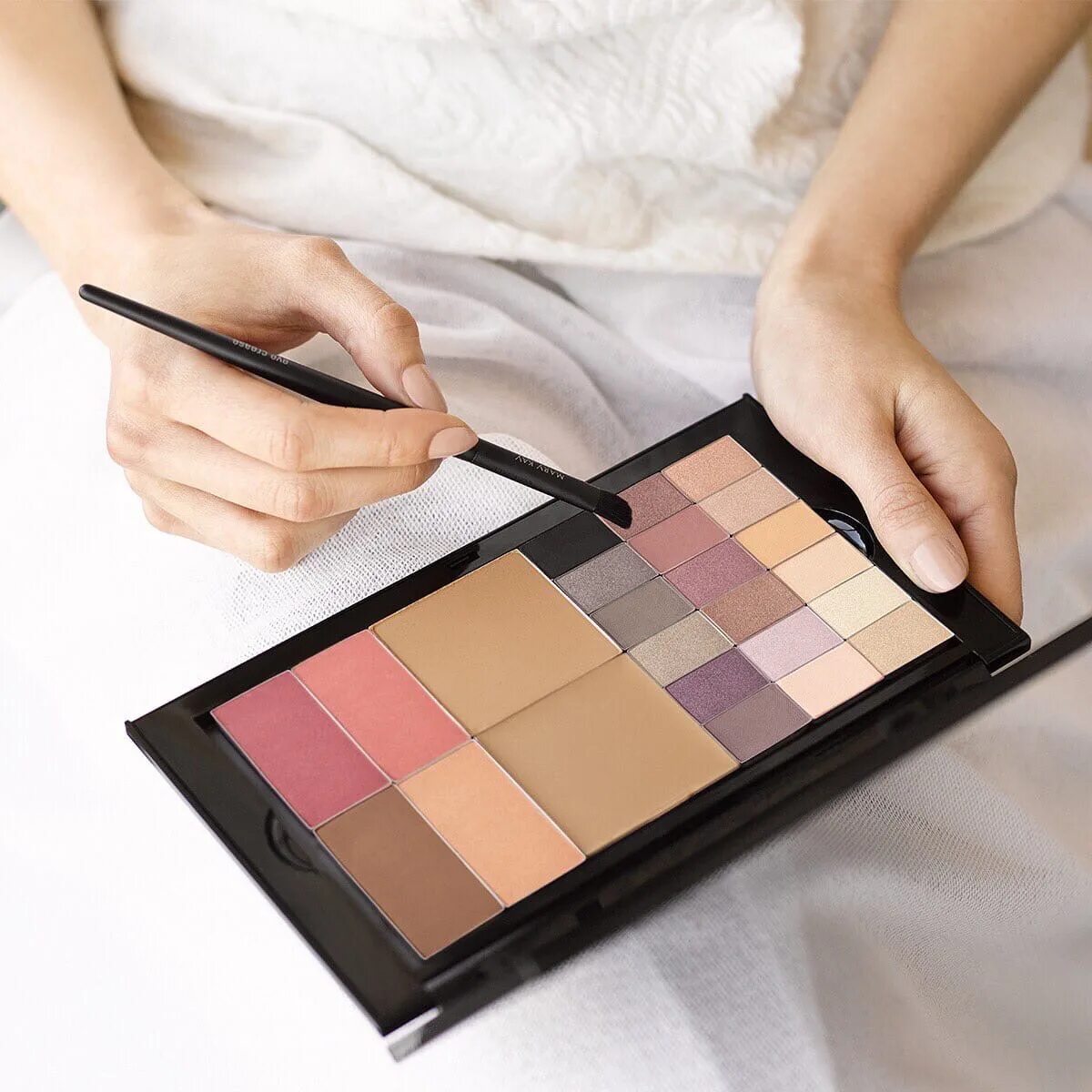 Professional palette. Тени голден роуз. Professional palette. Viseart swatches. Vs "aurora borealis" палетка теней 01 новинка спеццена,.