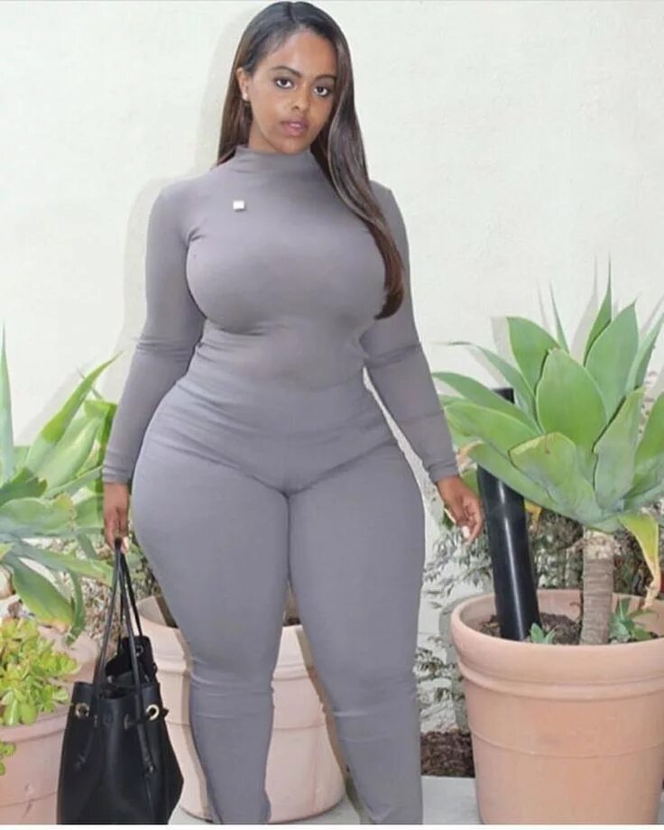 Брианна амор. Amirah dyme талия. Thick video. Thickumz. Модель plus-size.