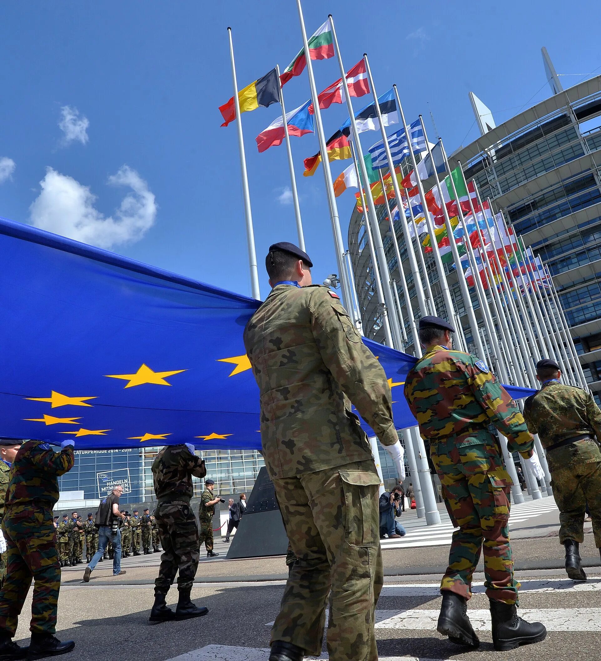 Eu não. Армия ЕС. Вооруженные силы Евросоюза. Военные Евросоюза. Европейская армия.