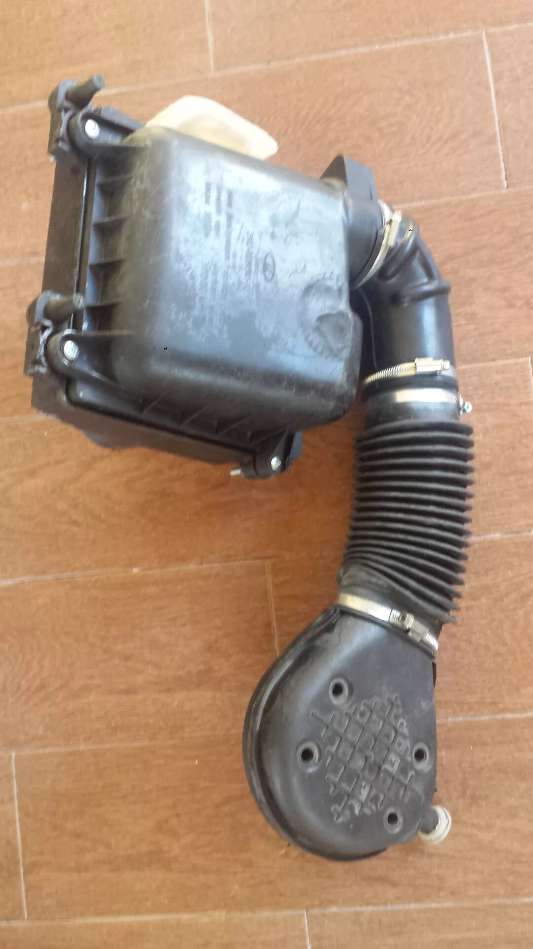 Корпус фильтра 2107 инжектор. Корпус воздушного фильтра 2114. Корпус воздушного фильтра ваз 2107 инжектор артикул. Кожух воздушного фильтра ваз 2114. Короб фильтра воздушного 2107.