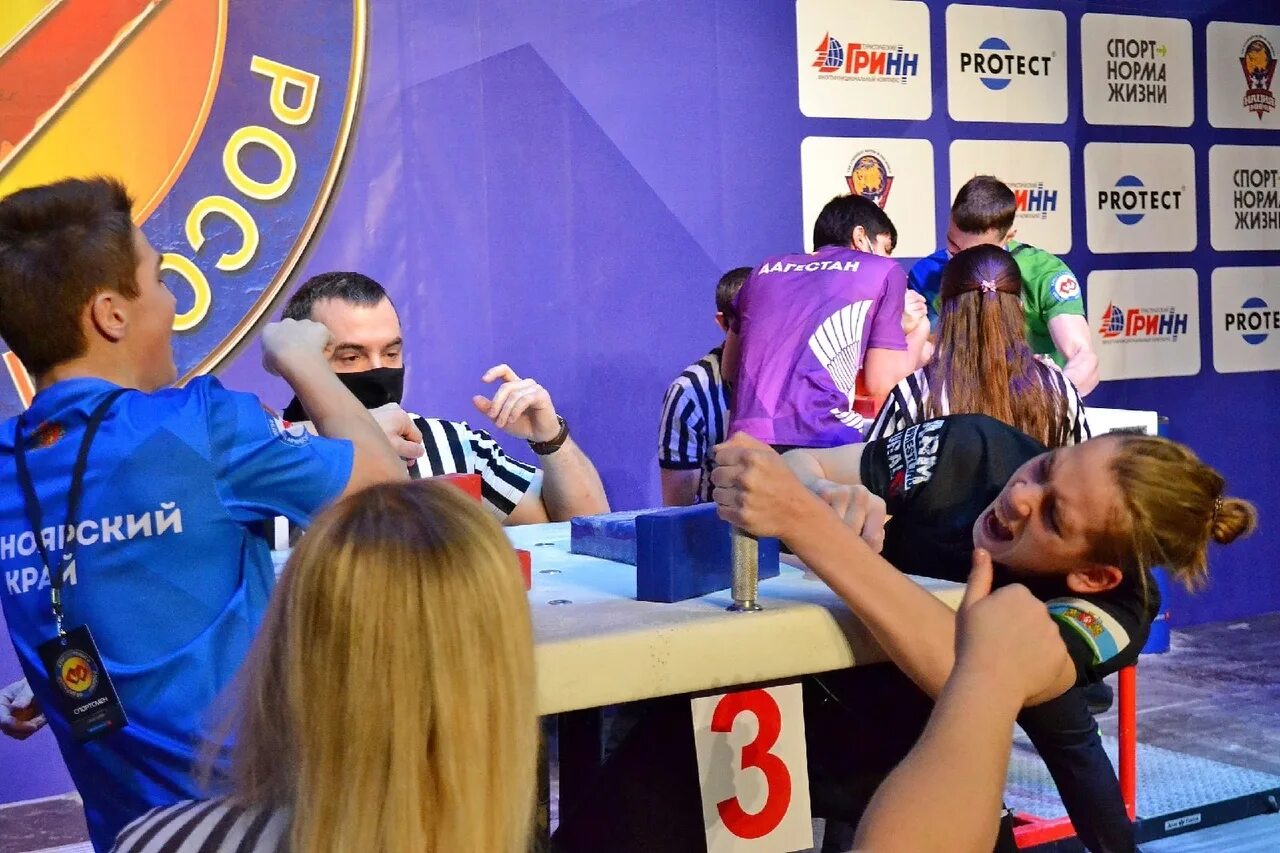 "реалити шоу" "армрестлинг" девушки. армрестлинг среди инвалидов баннер. соревнования по армрестлингу. армрестлинг соликамск тренеры. армрестлинг соревнования.