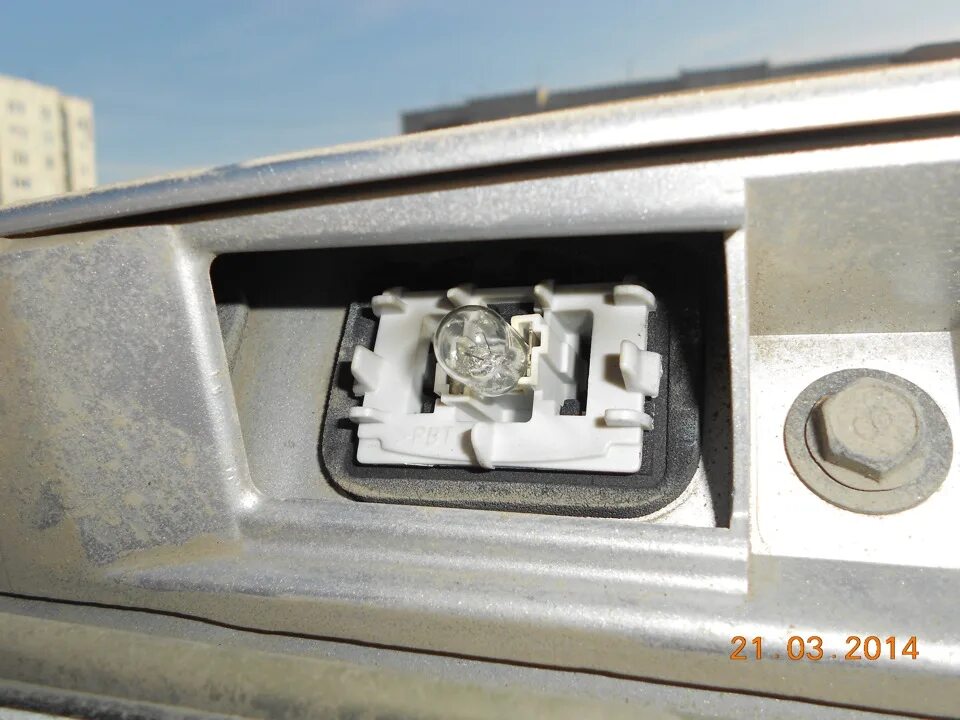 Как снять фонарь подсветки номера cx5 GJ6A-51-270C Mazda CX-5 I 2011–2015 Фонарь подсветки номера CX 5 2016 бу купить