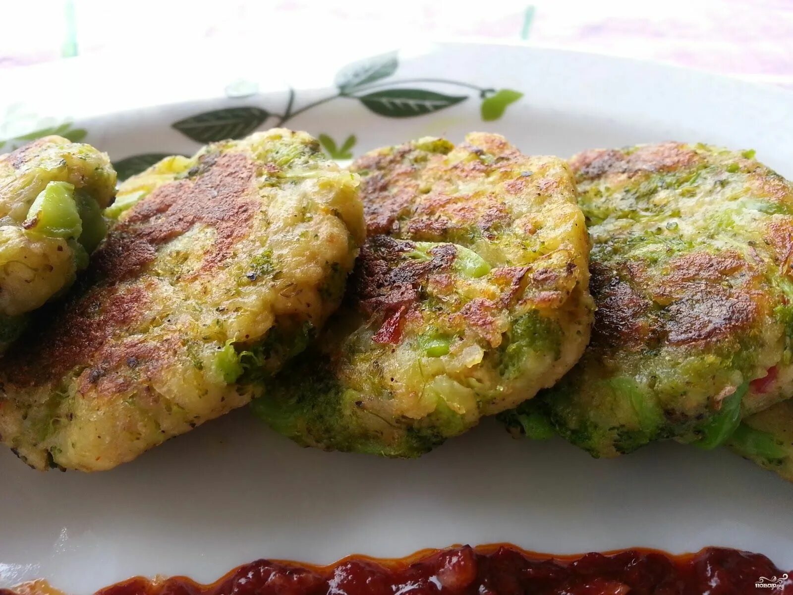 Постные котлеты. Котлеты из брокколи. вкусные овощные котлеты. котлеты с брокколи. постные овощные котлеты.