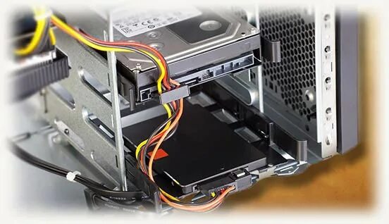 Как подключить ssd. Ссд диск в системнике. ssd накопители системные блоки. как подключить жесткий диск к ссд. как подключить ссд к компьютеру.