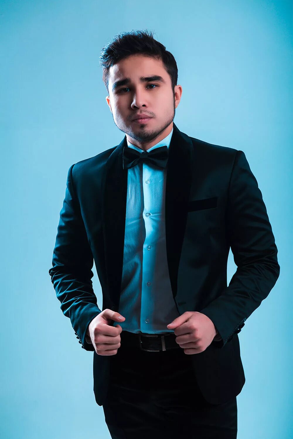 Мирас жугунусов все песни. Рустем жугунусов. мирас жугунусов. мирас жугинисов. miras zhugunussov блоггер.