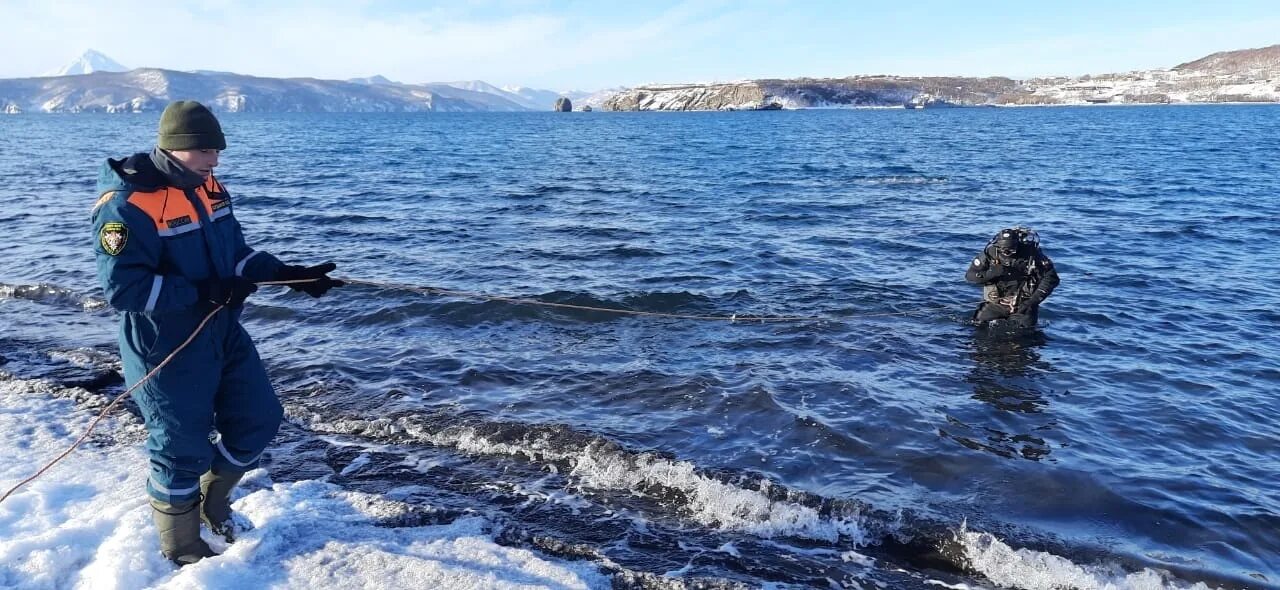Камчатка МЧС водолазы. Водолаз спасатель. Спасатель МЧС аквалангист. Собака водолаз спасатель