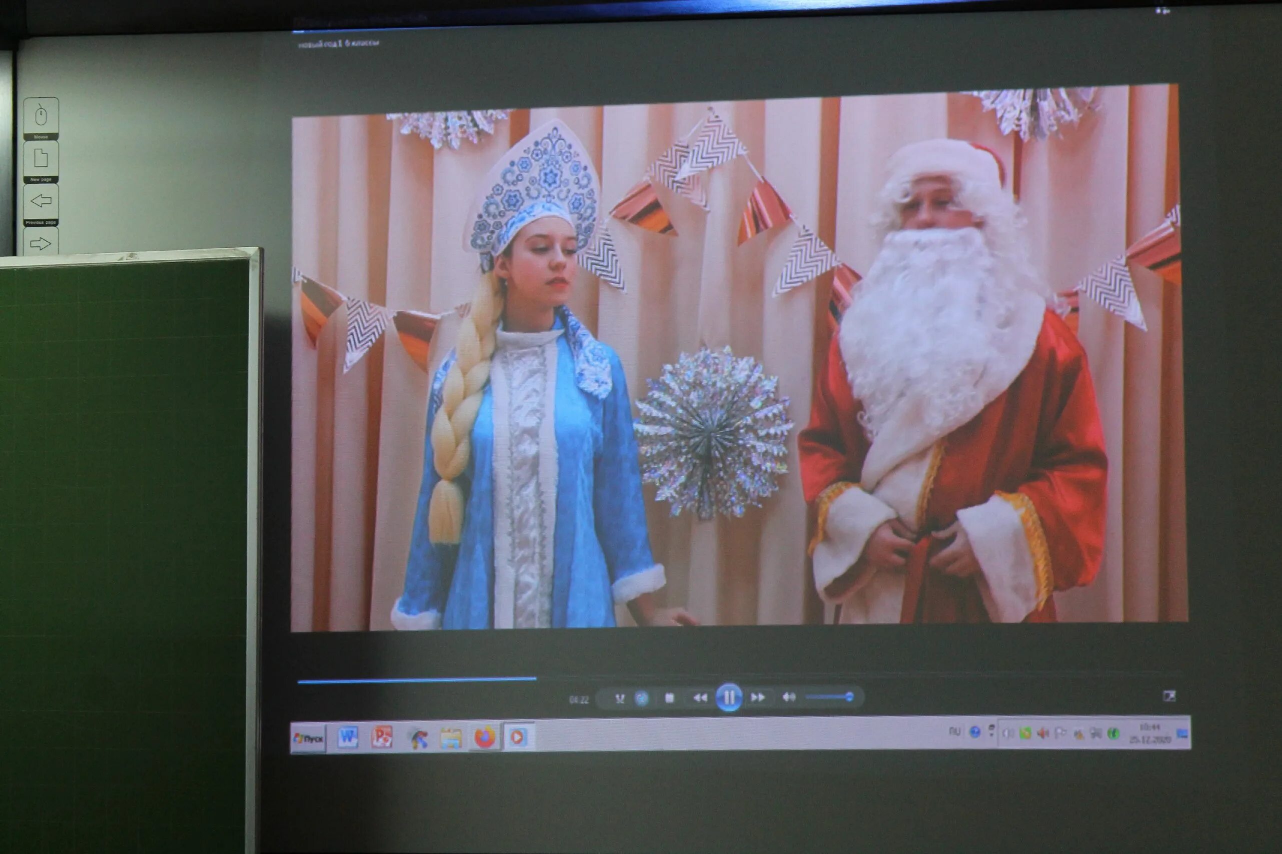 новогодний ролик 2020. программа с животными на 1 канале. видеоролик новый год. программа видели видео. 8 канал о праздновании нового года в лицее 8.