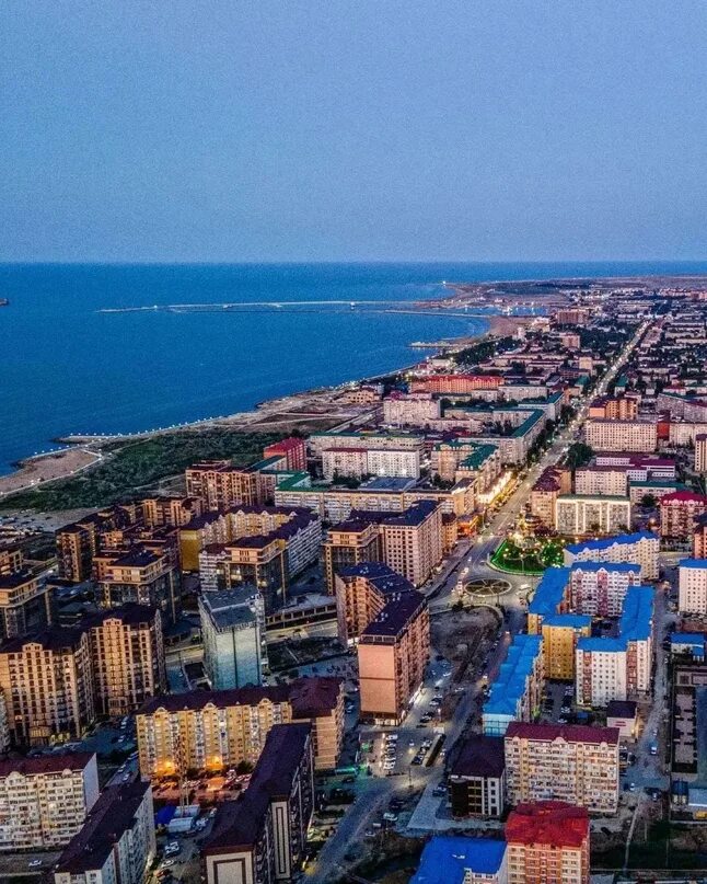 Городская набережная в каспийске. Каспийск набережная каспийского моря. Город на каспийск. Каспийск дагестан. Набережная дагестана махачкала.