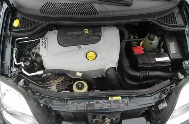 Renault rx4 снять двигатель. Двигатель ремонт рено сценик. Рено сценик акб. Двигатель ремонт рено сценик. Рено сценик 1.