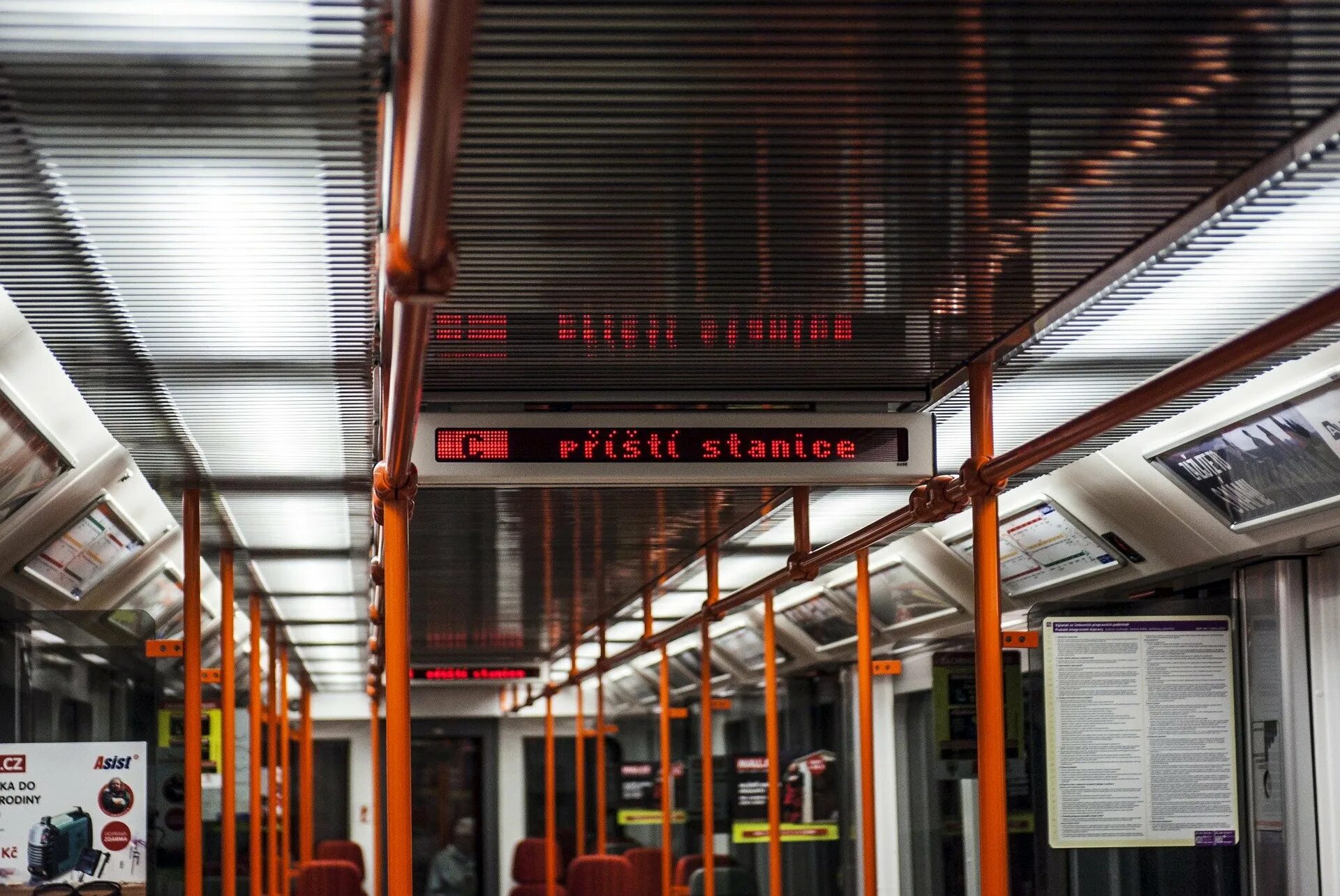 Вокзал перевод. Летняны (станция метро). Метро next Station. Метро Прага. Метро Прага поезд.