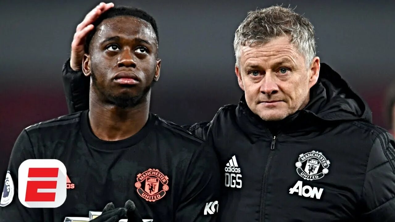 Манчестер юнайтед. Manchester united transfer news. Манчестер юнайтед фото на рабочий стол. Ten hag ronaldo. Перевозчик манчестер юнайтед.
