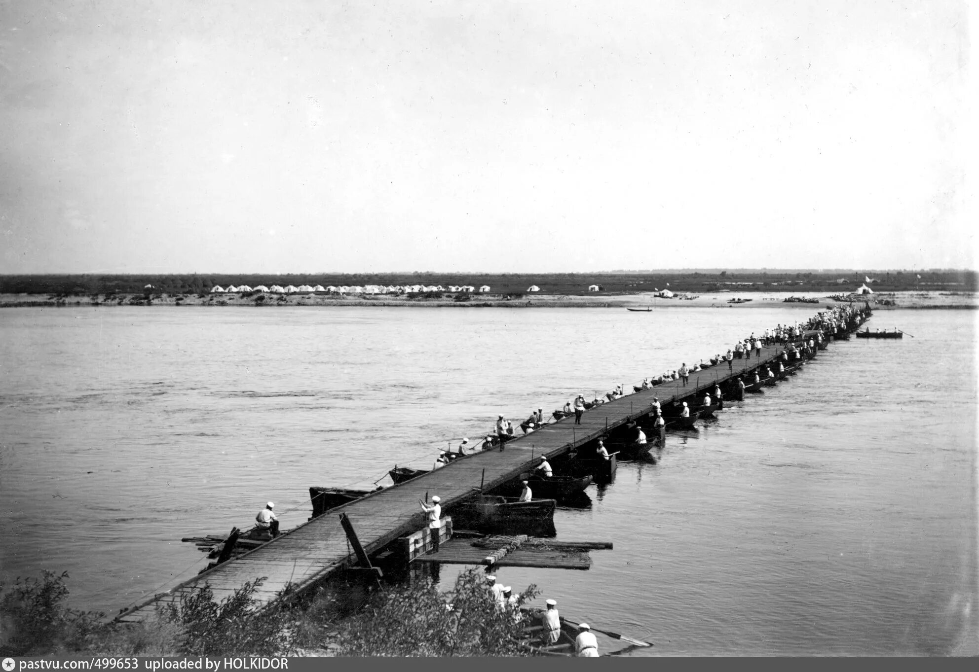 Переправа днепр. Понтонный мост через Днепр 1941. Понтонная переправа через Днепр. Переправа через Днепр 1941. Деревянный наплавной мост через Днепр..