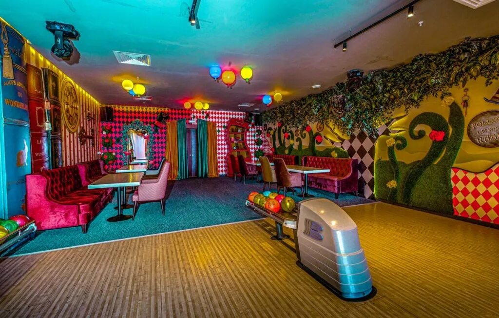 Мандарин боулинг. Боулинг мандарин краснодар. боулинг парк. fun city в бишкеке парк боулинг. боулинг парк краснодар вип зал.