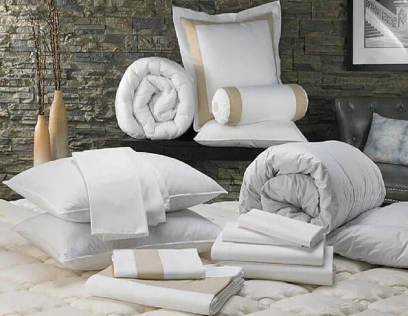 Home products ru. Подушки одеяла текстиль. Одеяло и подушка.