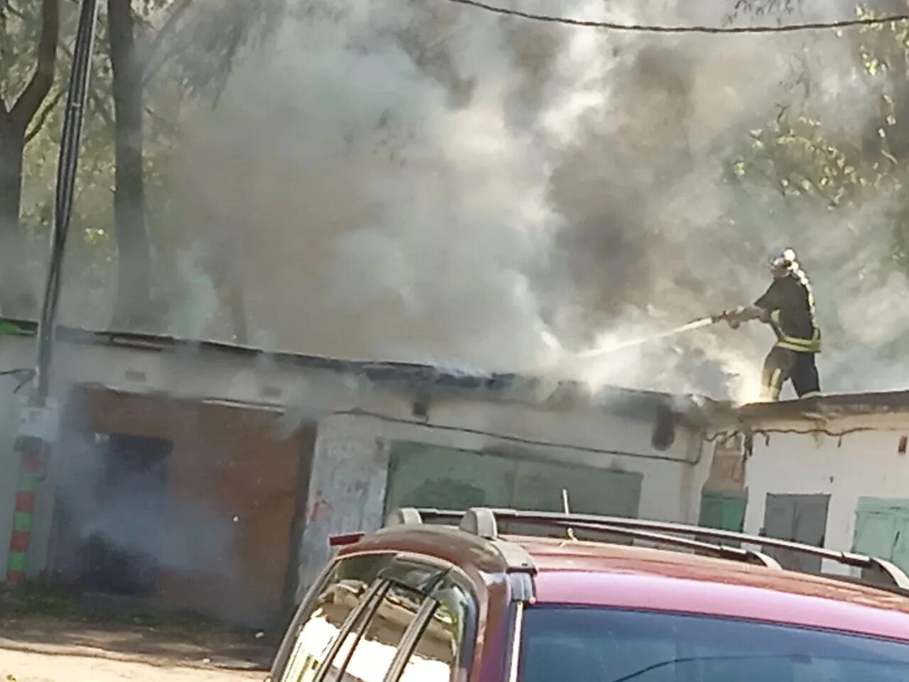 Чп 53 в великом новгороде сегодня. Пожар. Открытые пожары. Пожар на улице.