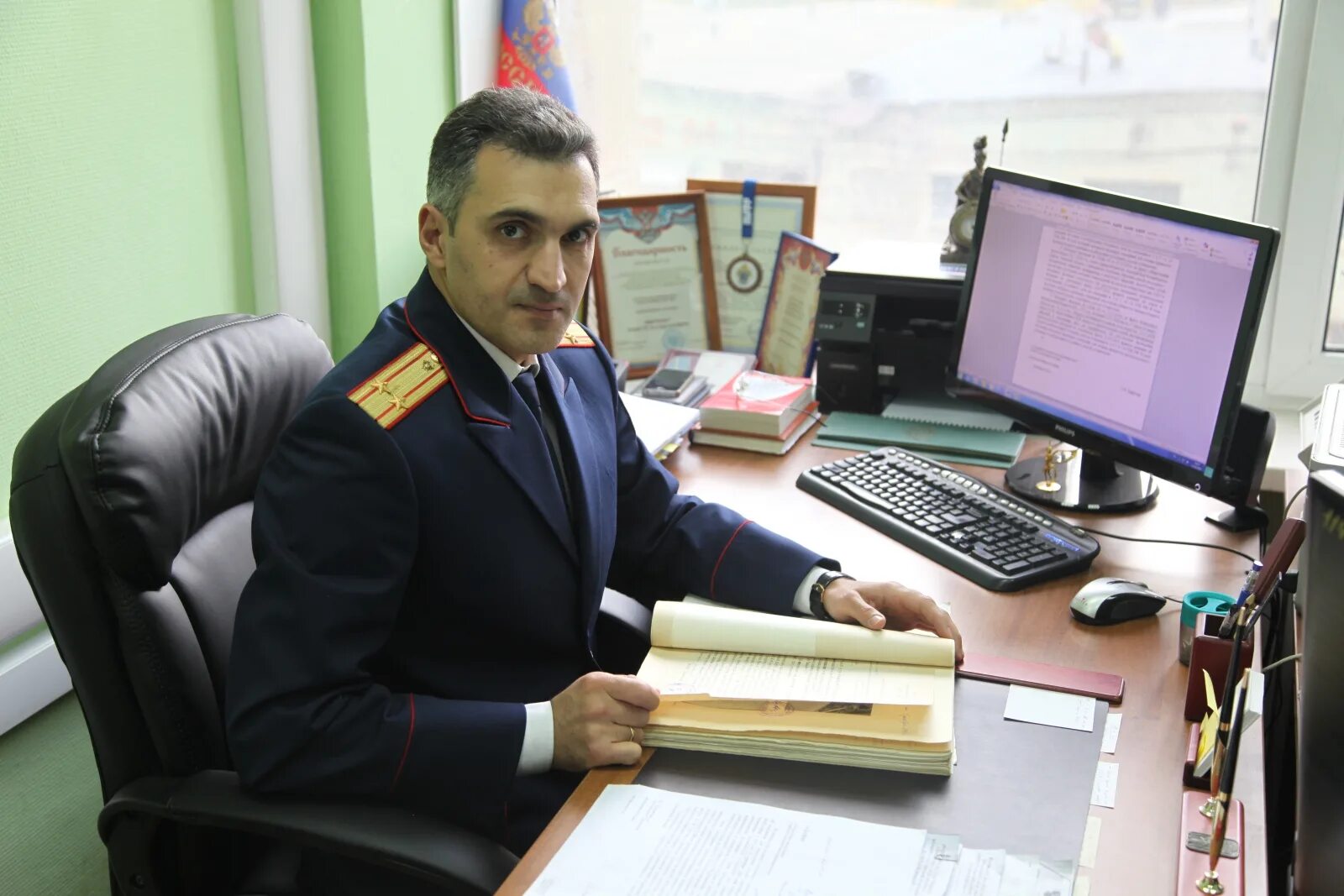 Следователь следственного управления. Следователь криминалист ск рф. надибаидзе варден важаевич следователь ск. юрин владимир геннадьевич следственный комитет. следователи следственного комитета рф.