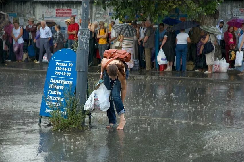 дождь лето окно. летний дождь за окном. приколы про ливень. дождь картинки. и снова дождик.