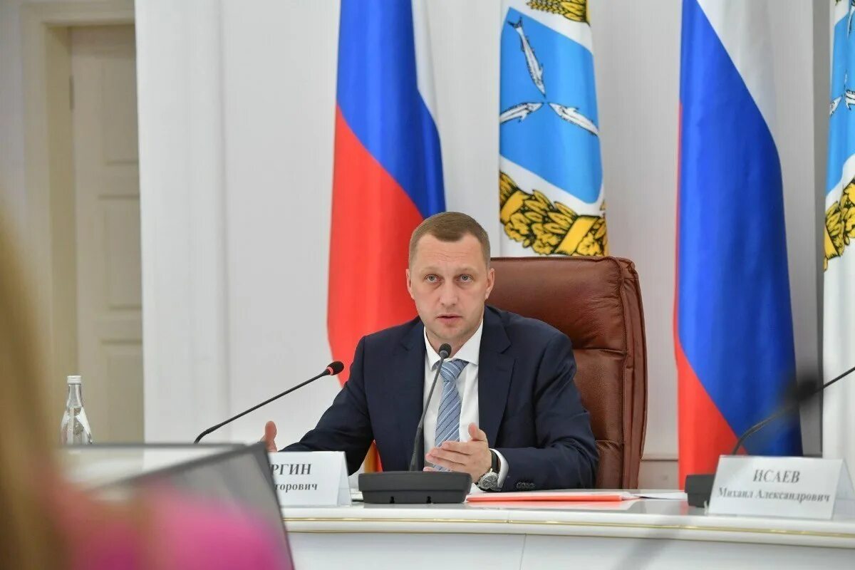 Губернатор саратова фото Роман Бусаргин разрешил тратить резервный фонд на проекты капремонта школ Новост